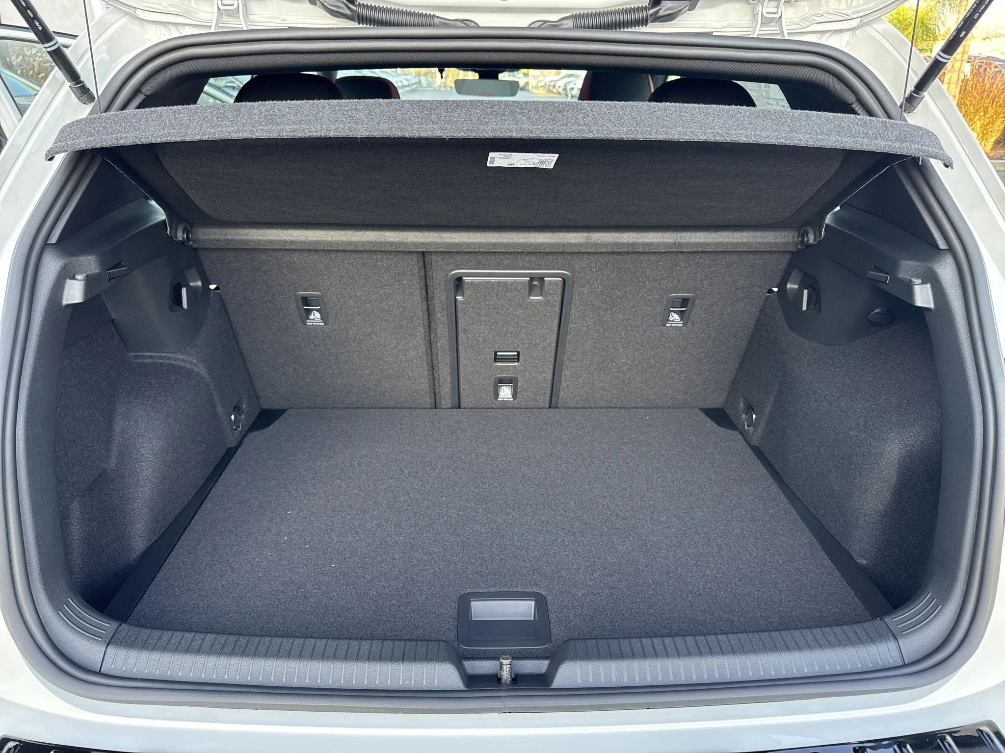 New 2026 Opal White Pearl Volkswagen SE image 32