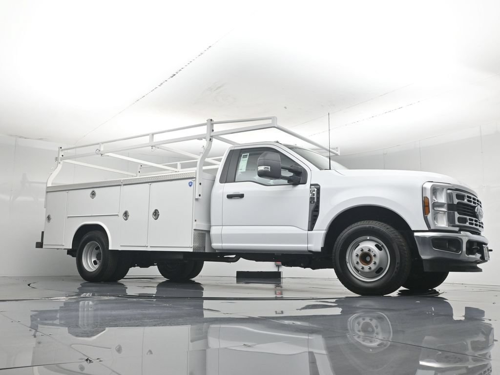 New 2026 Oxford White Ford XL image 3