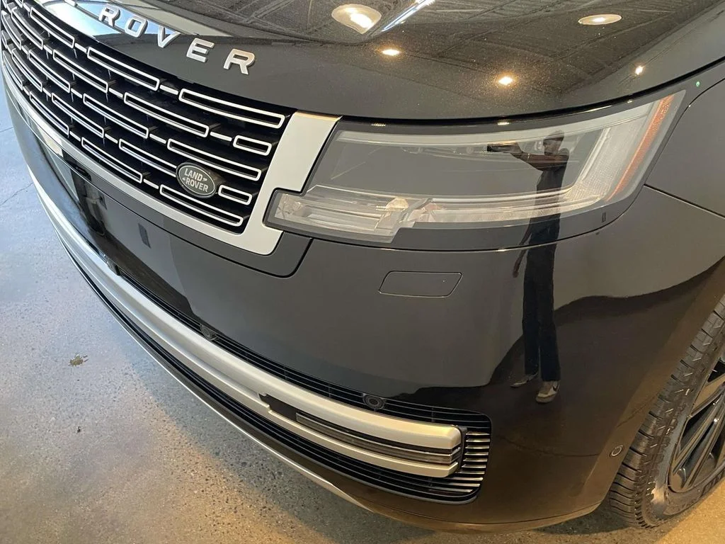 Certified Used 2023 Black Land Rover Autobiography image 7