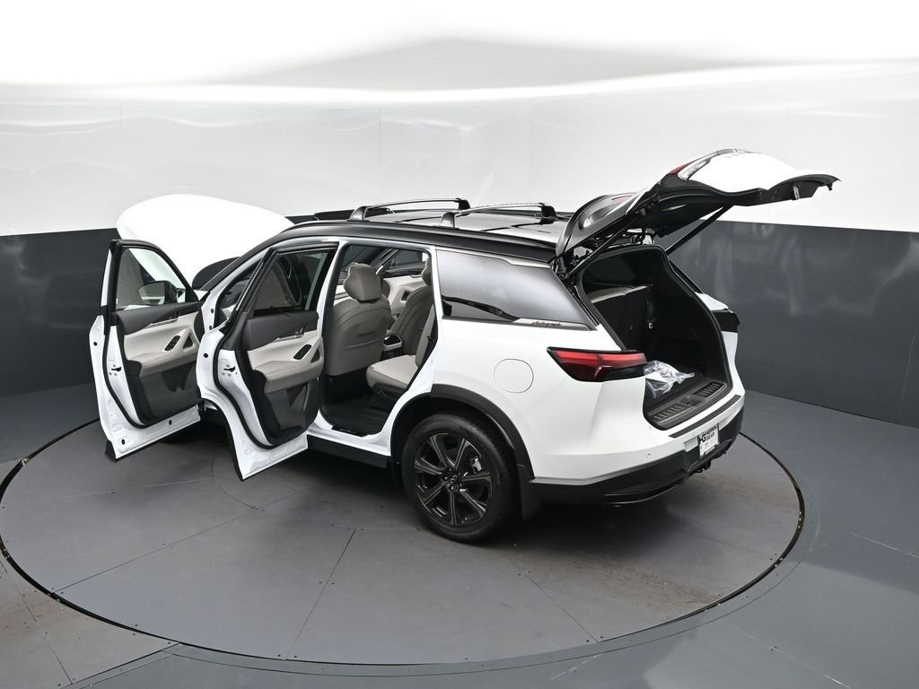 New 2027 2T RAD WHT INFINITI Autograph AWD image 48
