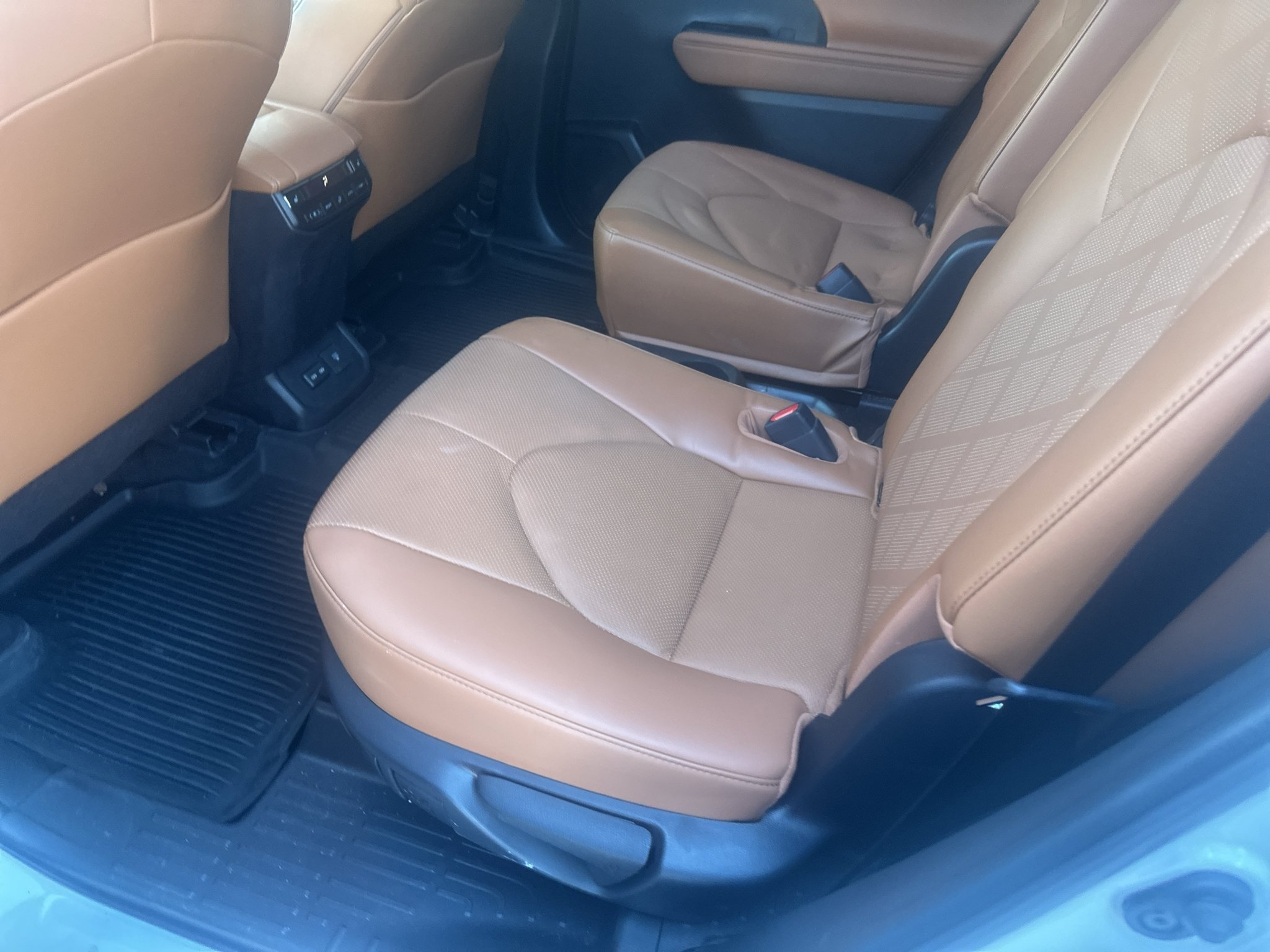 Used 2023 Wind Chill Pearl Toyota Platinum image 6