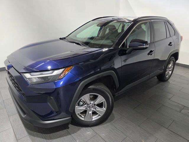 Certified Used 2025  Toyota XLE image 1
