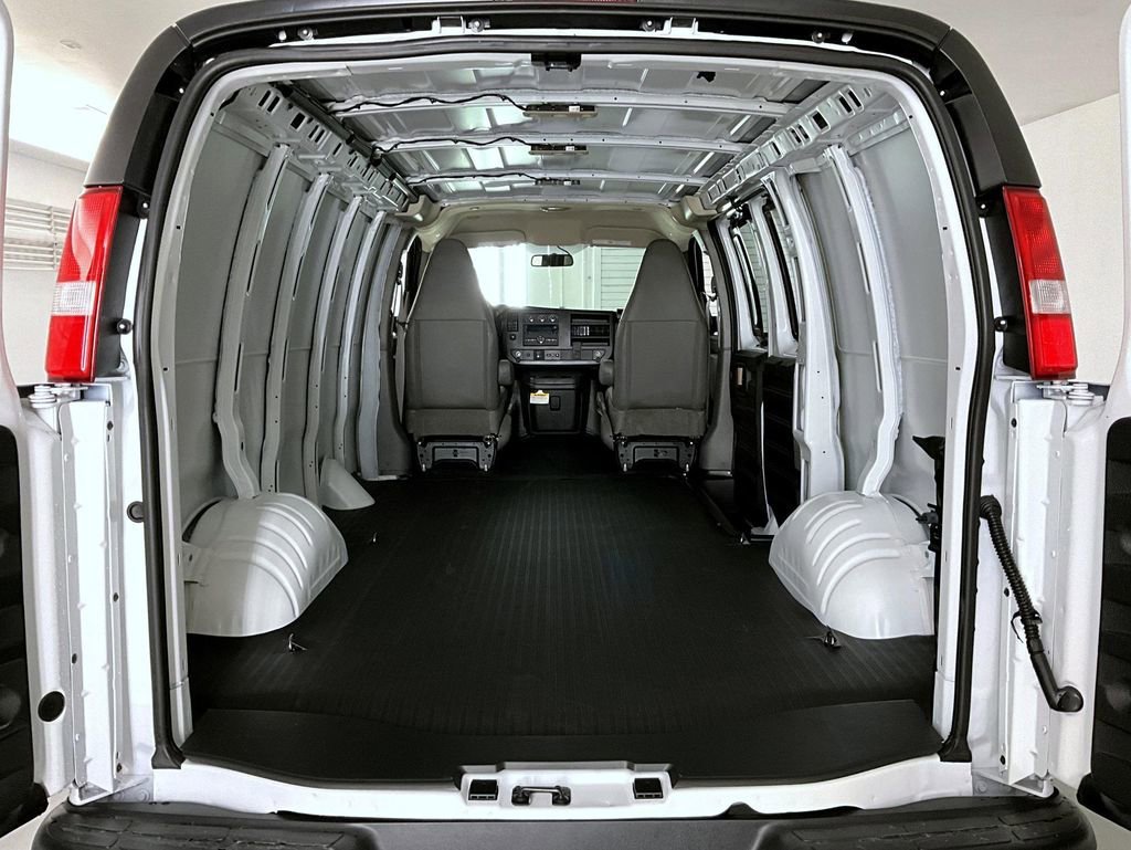 2025 Chevrolet Express Cargo Work Van - Photo 13