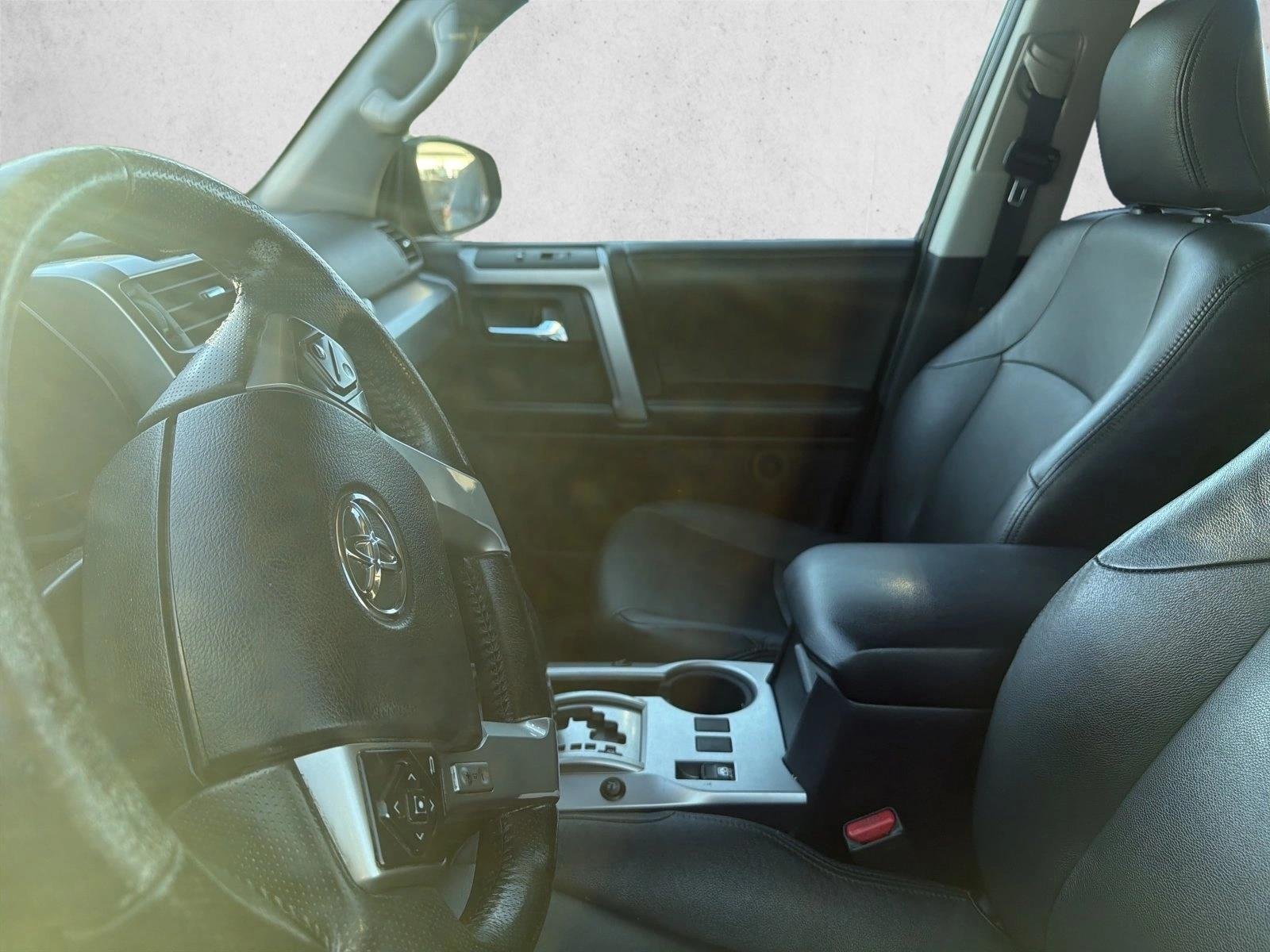Used 2016 Midnight Black Metallic Toyota SR5 image 7