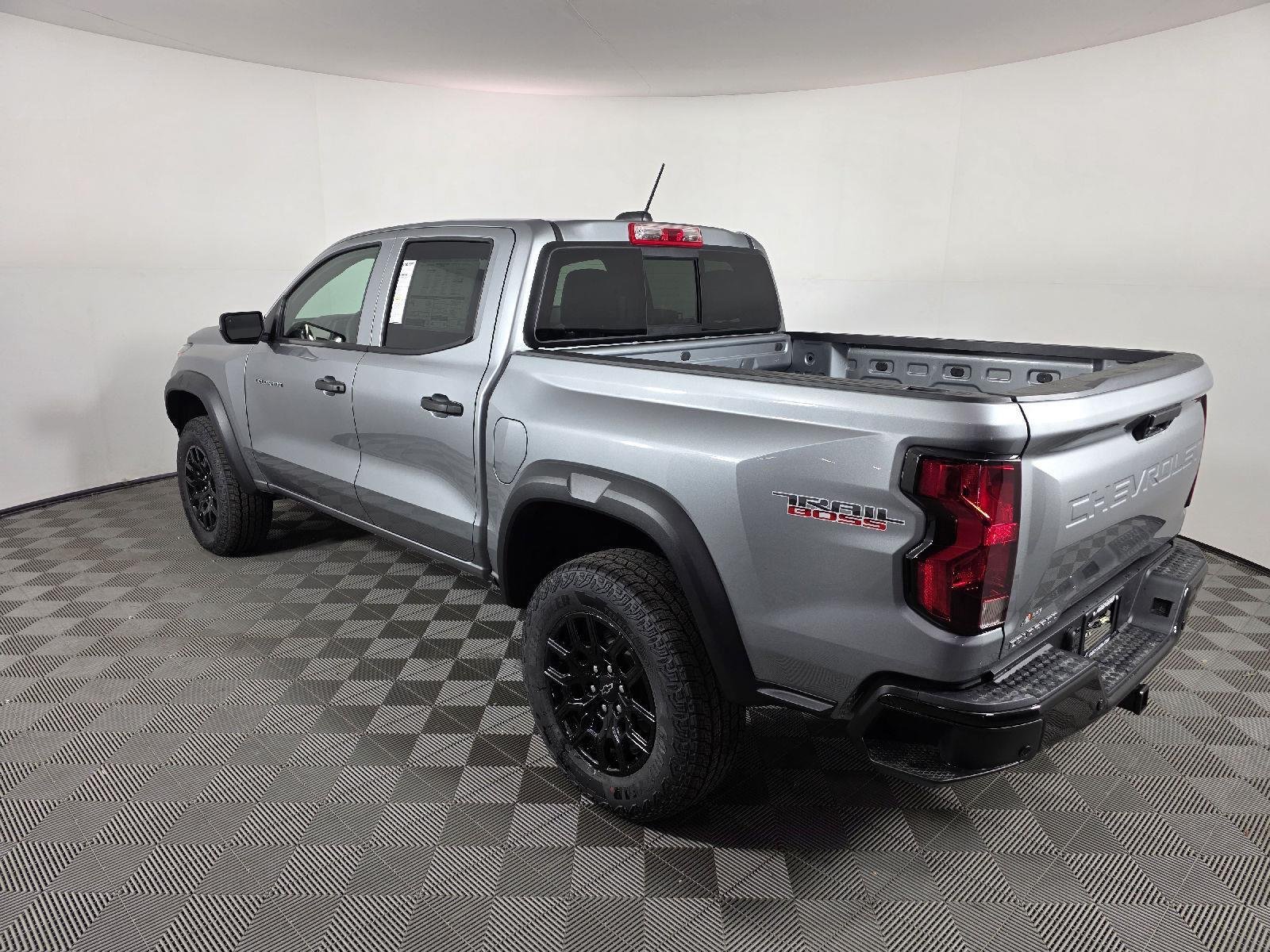 2026 Chevrolet Colorado Trail Boss - Photo 3