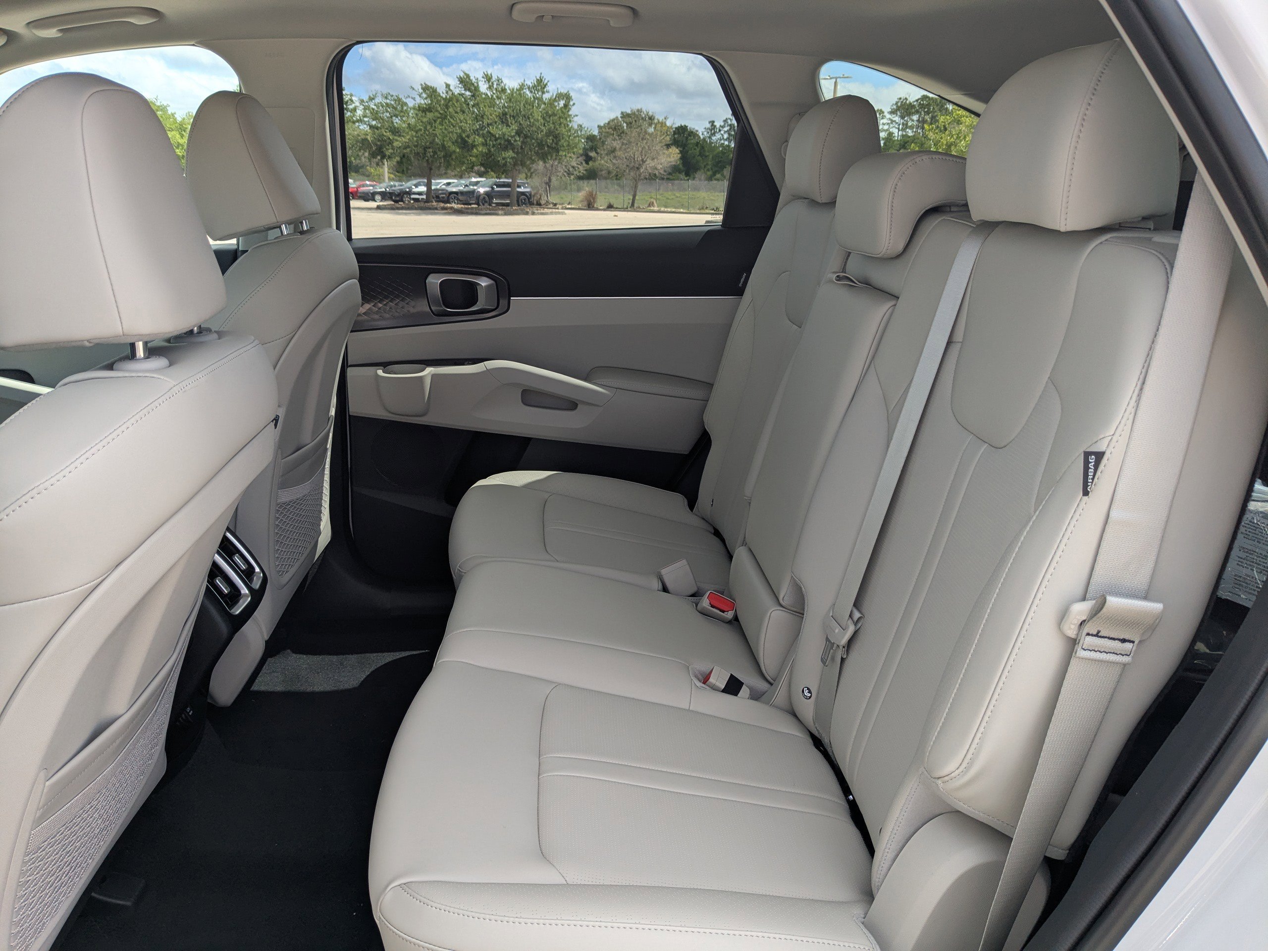 New 2026 Glacial White Pearl Kia S image 16