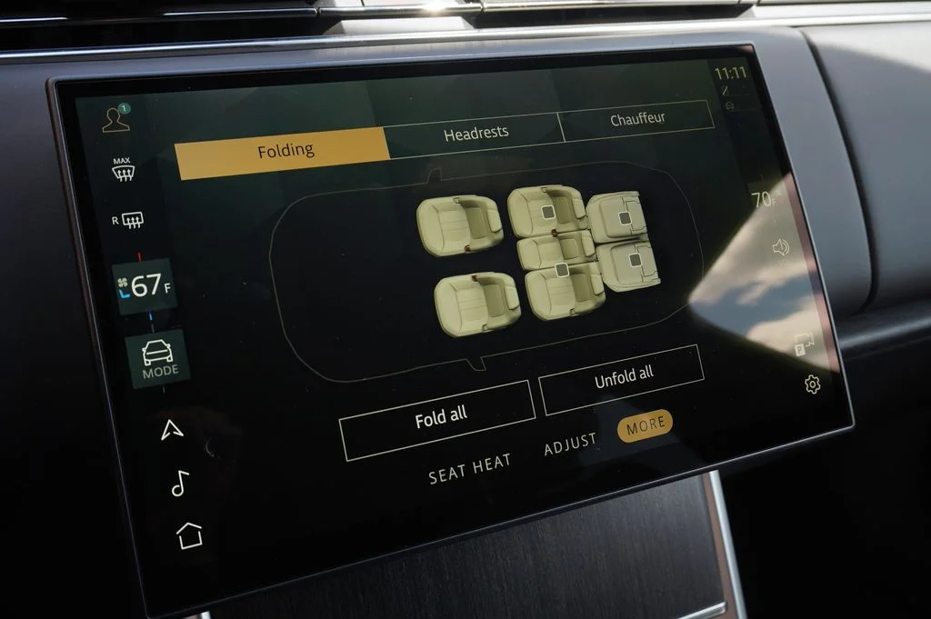 New 2026 Flux Silver Satin Land Rover SE image 25