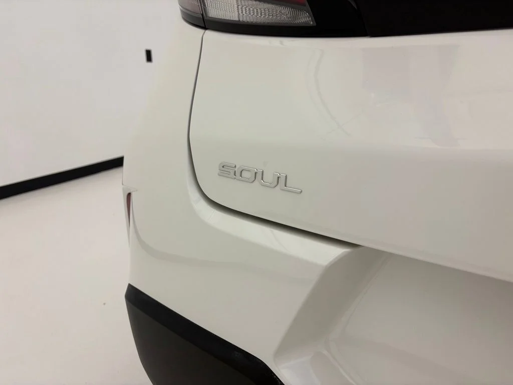 Used 2025 White Kia LX image 18