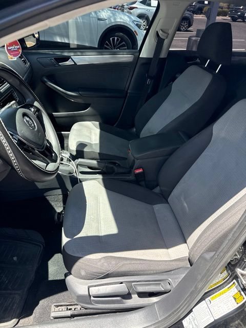 3VW2B7AJ2HM287012