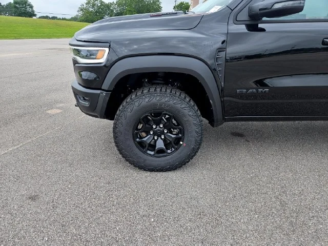 New 2026 Diamond Black Crystal Pearl-Coat Exterior Paint RAM RHO image 26