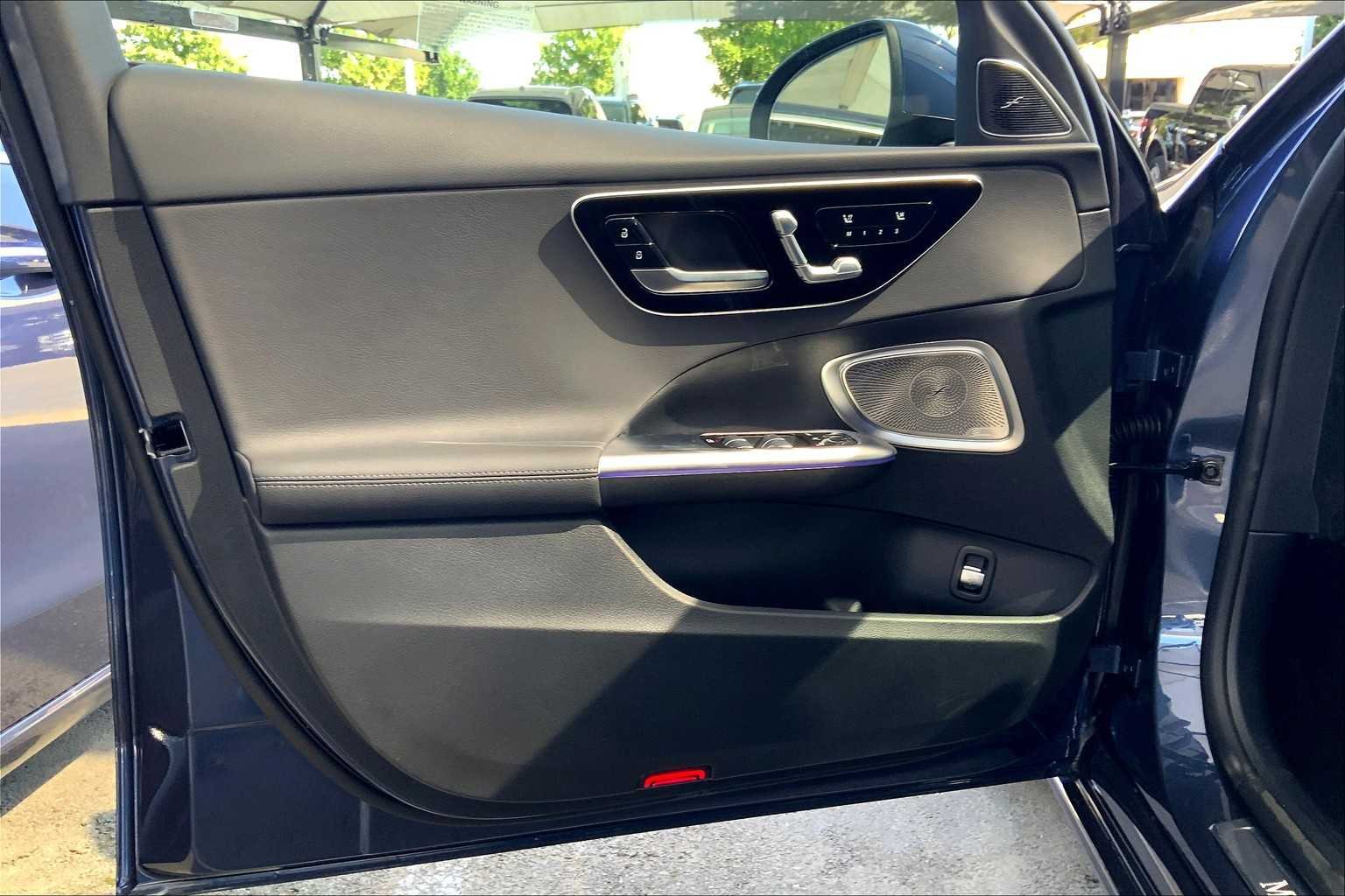 Used 2025 Twilight Blue Metallic Mercedes-Benz C 300 image 15