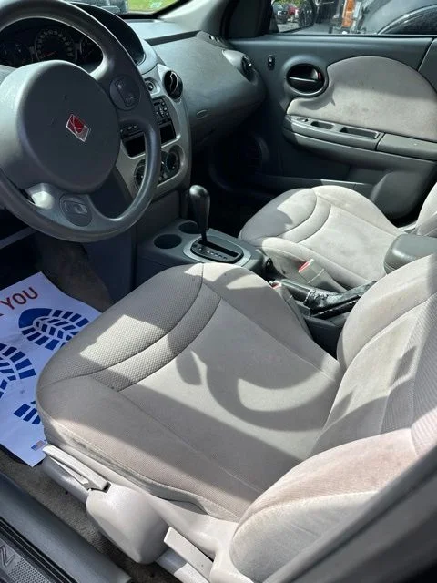 Used 2004 Silver Saturn 2 image 9
