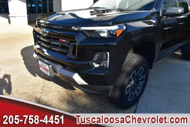 Used 2025 Black Chevrolet Z71 image 42