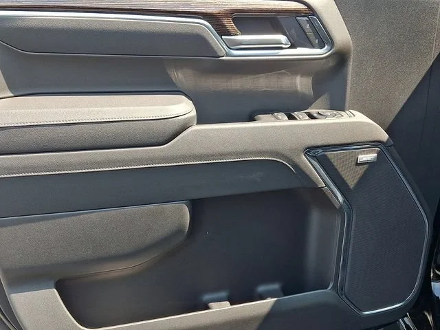 New 2026 Onyx Black GMC Elevation image 12