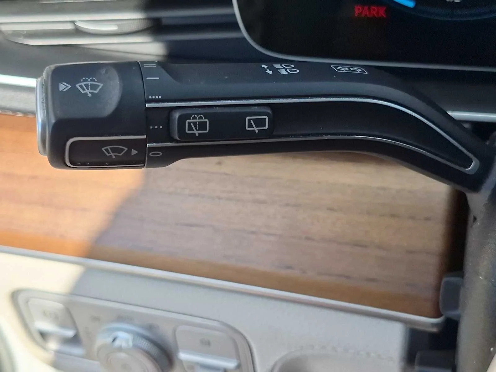 Used 2021 Polar White Mercedes-Benz GLE 450 image 28