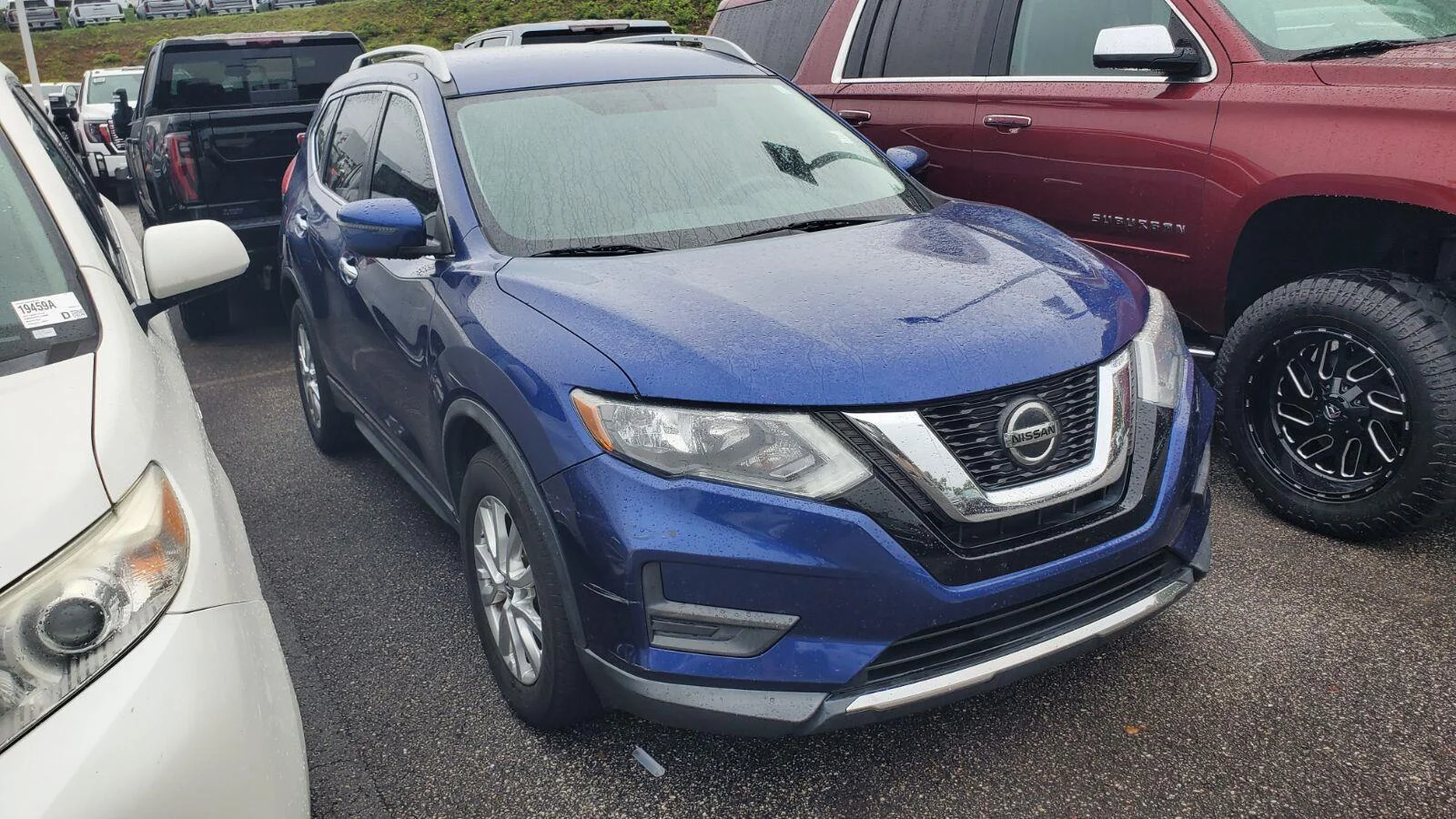 Used 2018 Caspian Blue Nissan SV image 2