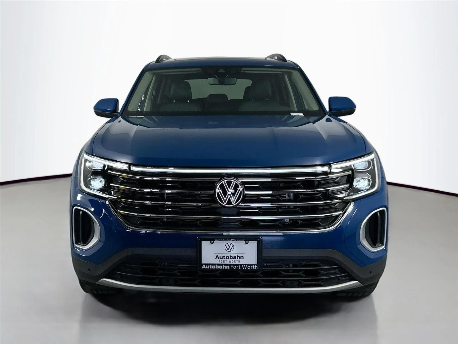 2026 Volkswagen Atlas SE w/Tech - Photo 2