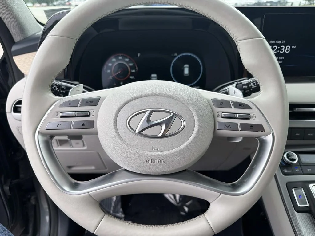 Used 2023 Gray Hyundai Limited image 9