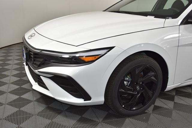New 2026 White Hyundai SEL Sport image 2