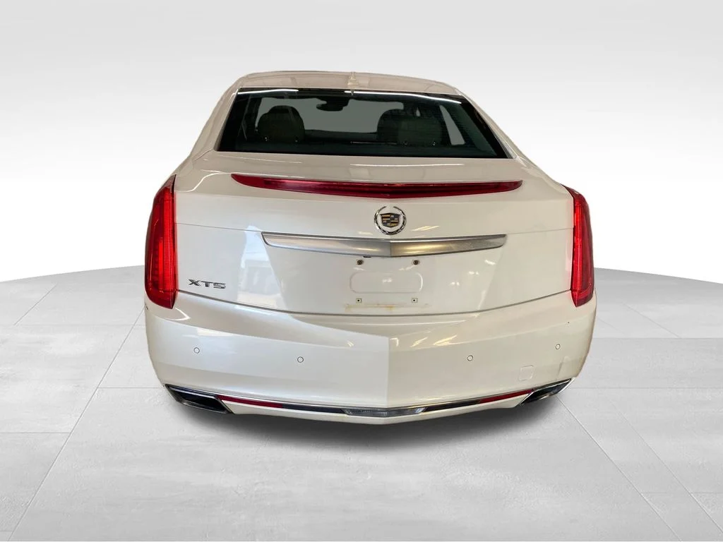 Used 2014 White Cadillac Luxury image 5