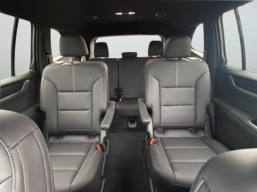 Used 2024 Silver GMC Elevation image 29