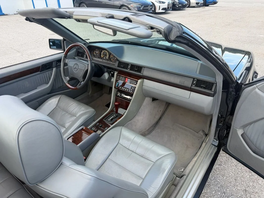 Used 1995  Mercedes-Benz  image 11