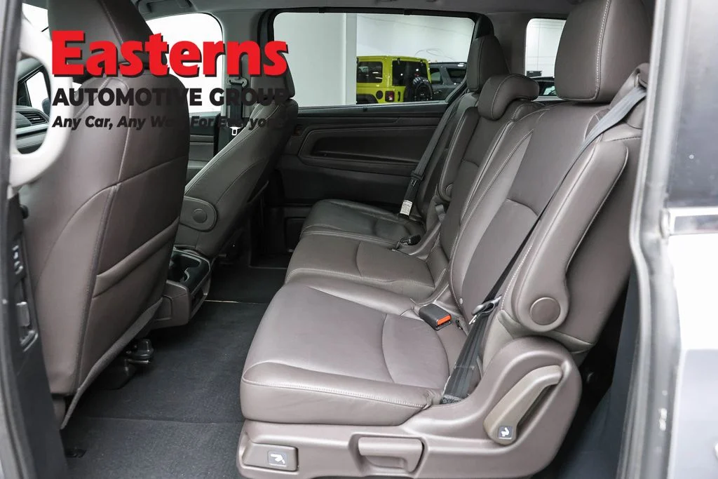 Used 2023 Silver Honda EX-L image 19