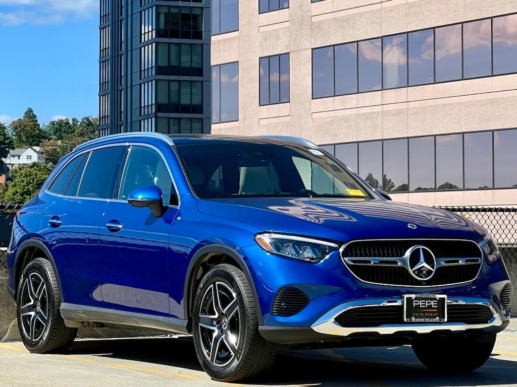Certified Used 2026  Mercedes-Benz GLC 300 image 1