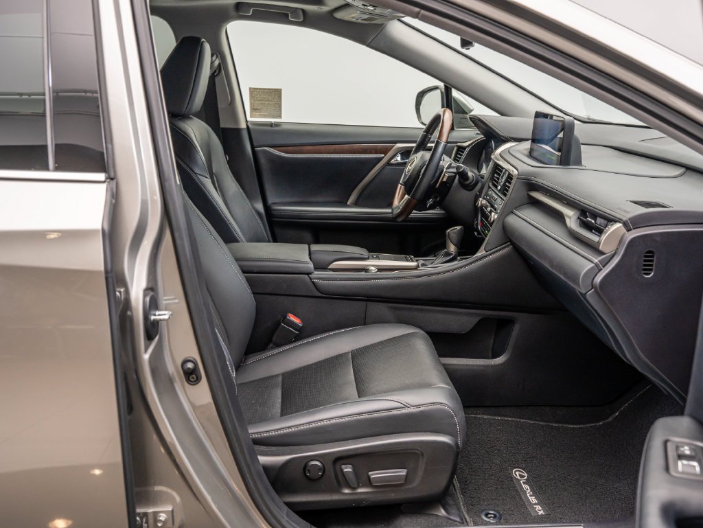 Used 2020 Atomic Silver Lexus 350 image 25