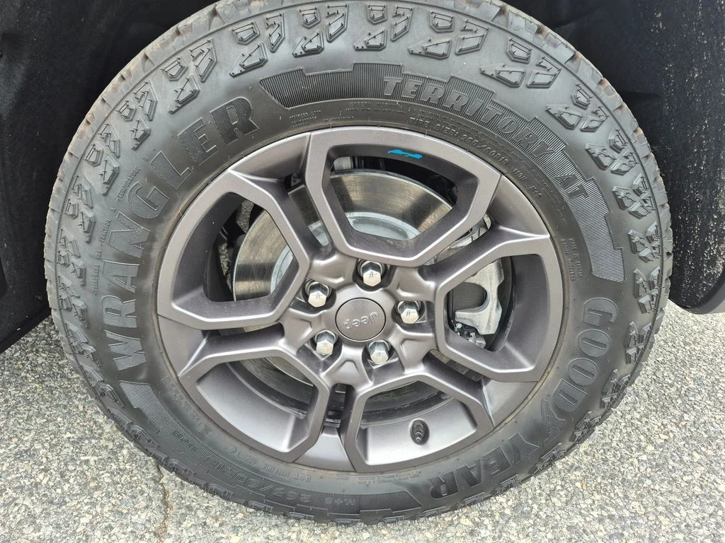 Used 2024 Black Jeep Trailhawk 4xe image 9