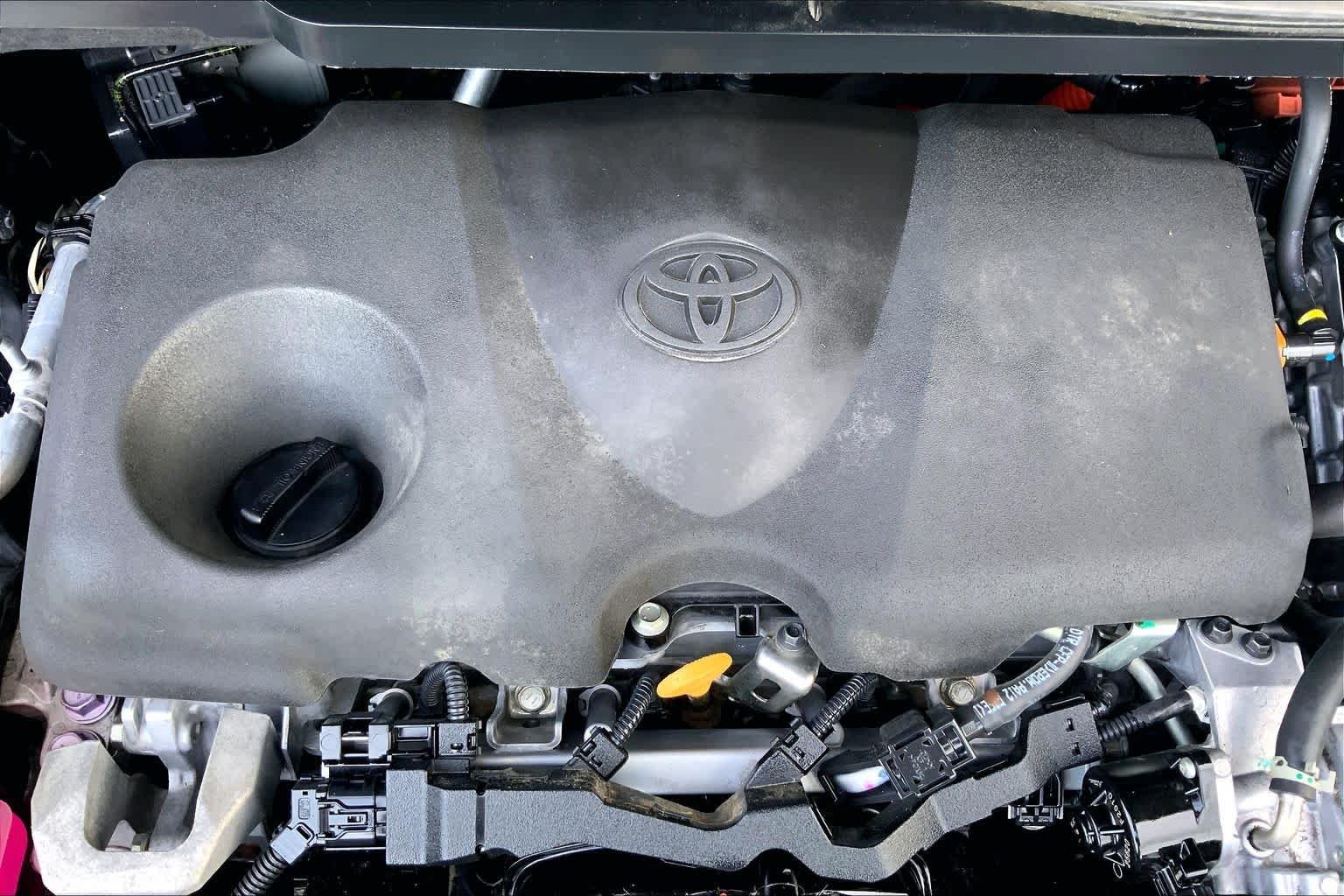 Used 2022 Midnight Black Metallic Toyota LE image 32