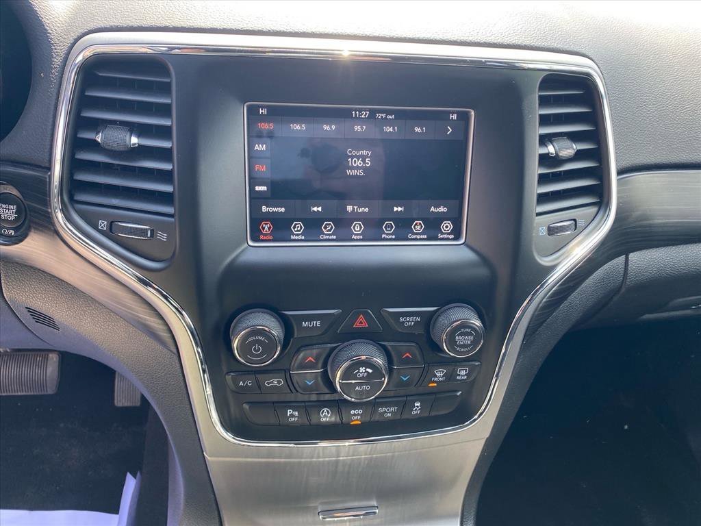 Used 2020 Velvet Red Pearlcoat Jeep Laredo E image 11