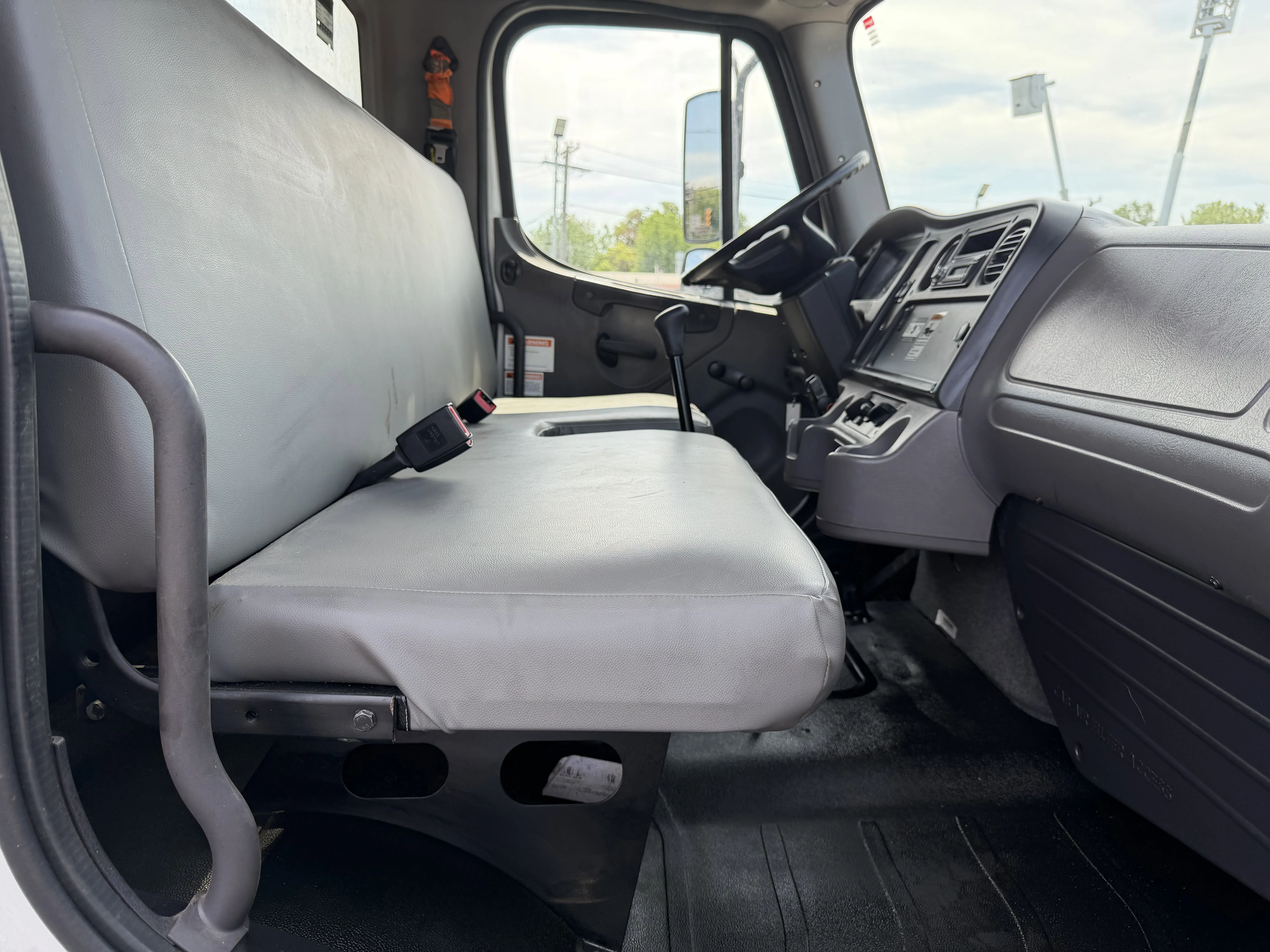 Used 2017 White FREIGHTLINER  image 14