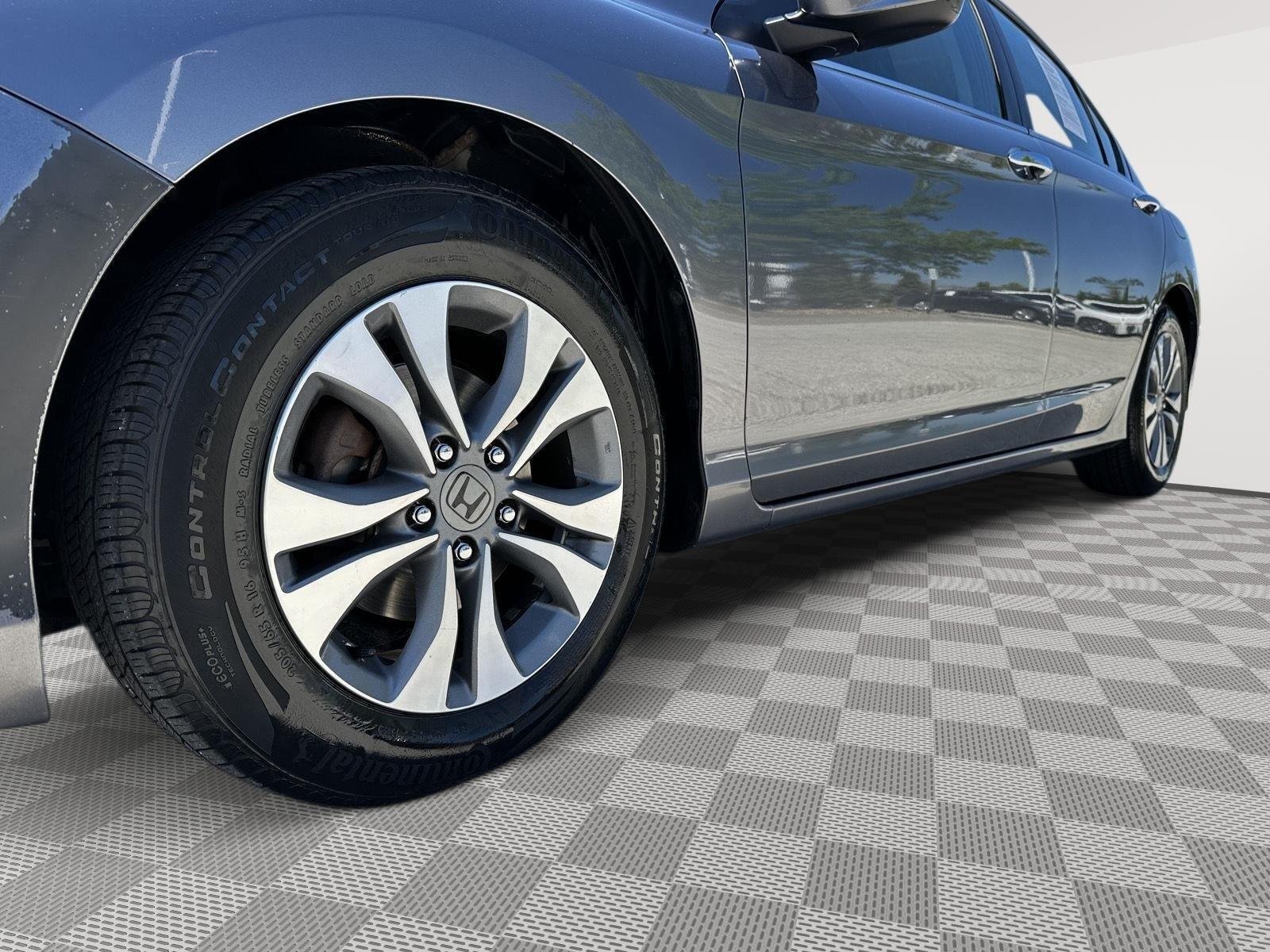 Used 2014 Modern Steel Metallic Honda LX image 6