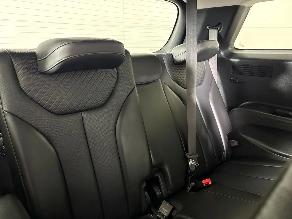 Used 2024 White Hyundai SEL image 18
