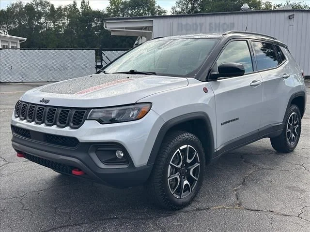 Used 2025 Silver Jeep Trailhawk image 5
