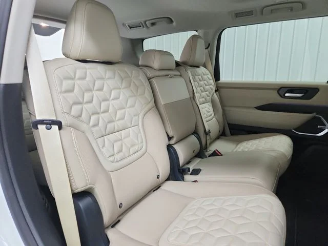 New 2026 White Nissan Platinum Reserve image 54