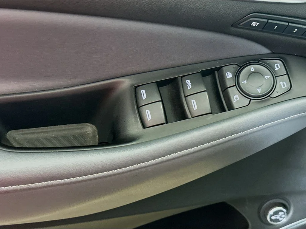 Used 2019 Ebony Twilight Metallic Buick Premium image 17