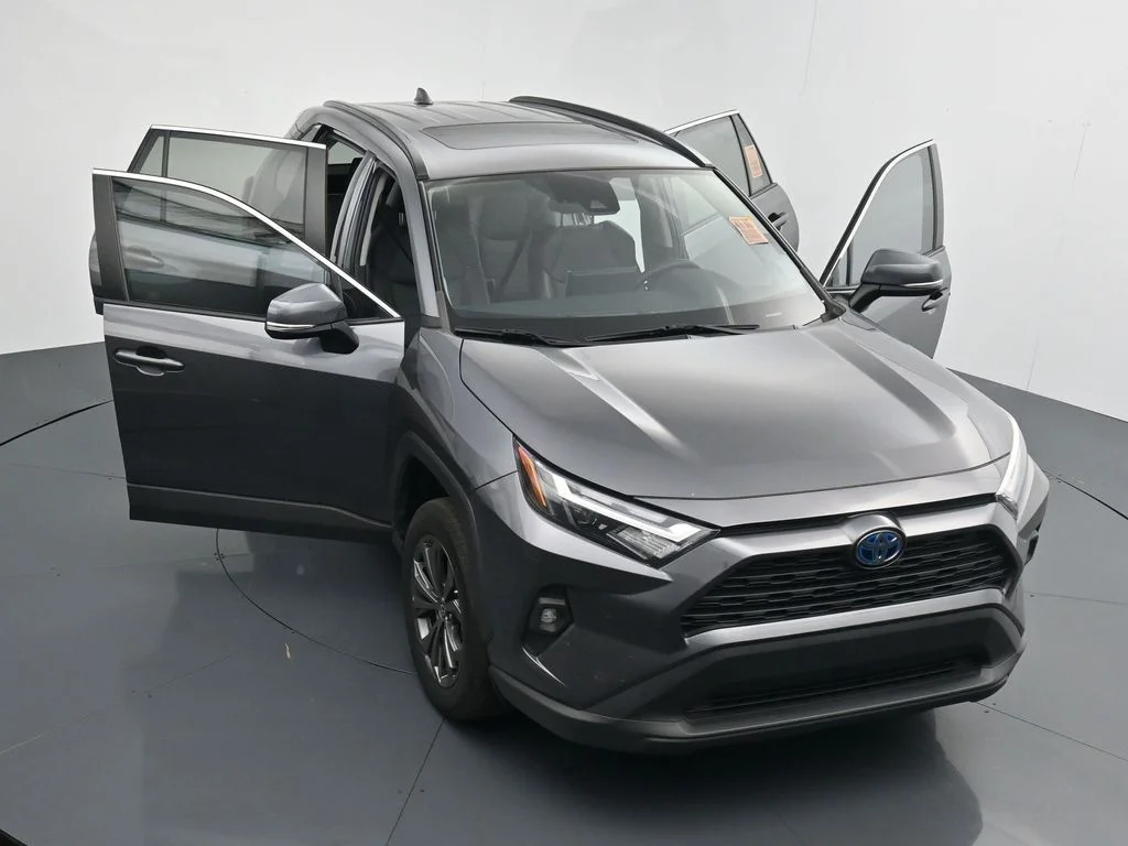 Used 2022 Gray Toyota XLE Premium image 32