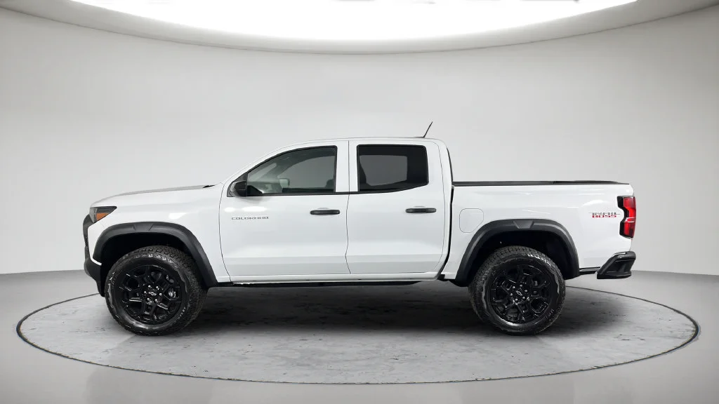 New 2026 Summit White Chevrolet Trail Boss image 13