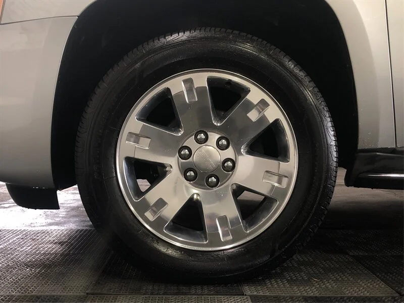 Used 2010 Pure Silver Metallic GMC SLT image 19