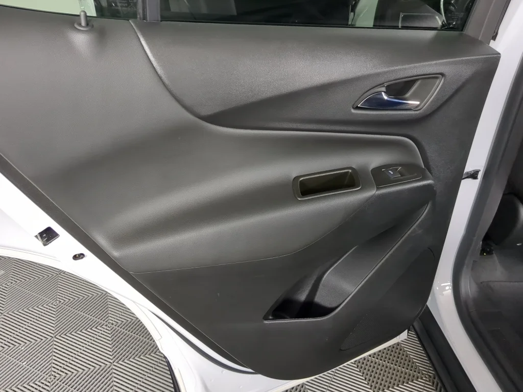 Used 2023 Summit White Chevrolet LT image 15
