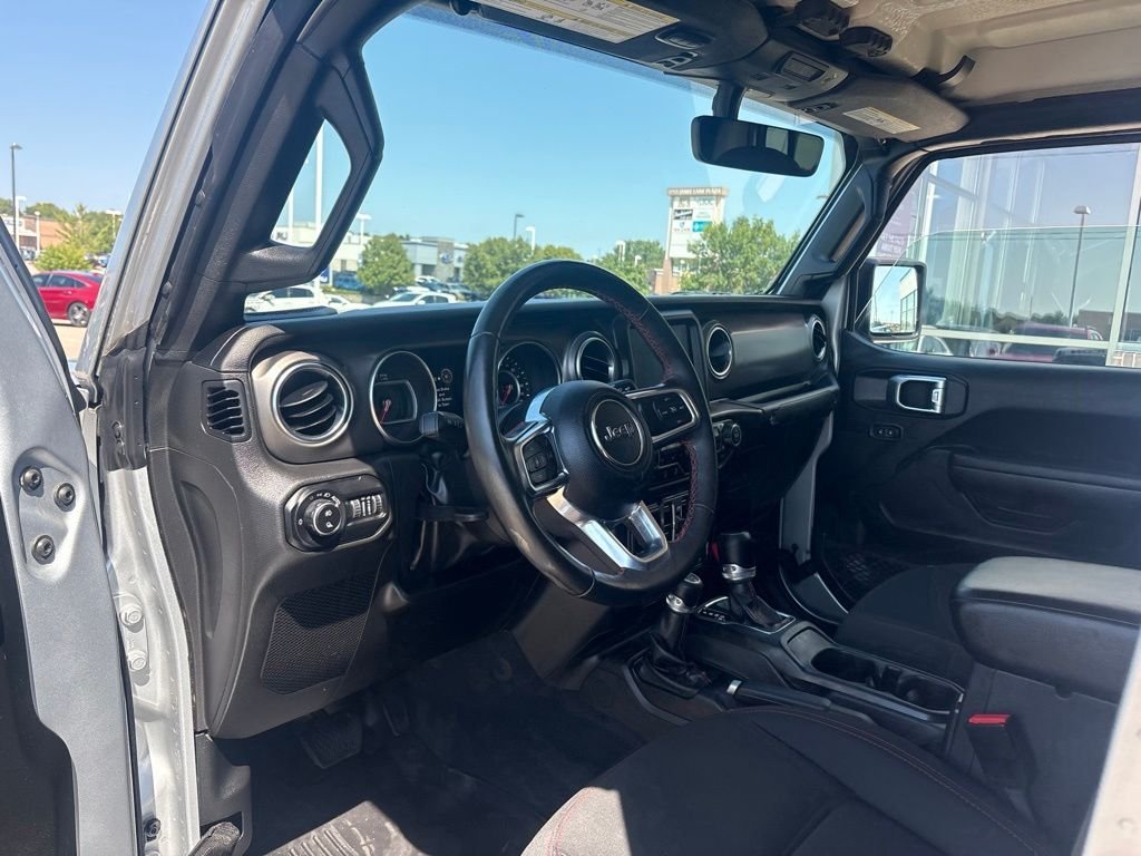 Used 2022 Silver Zynith Clearcoat Jeep Rubicon image 10