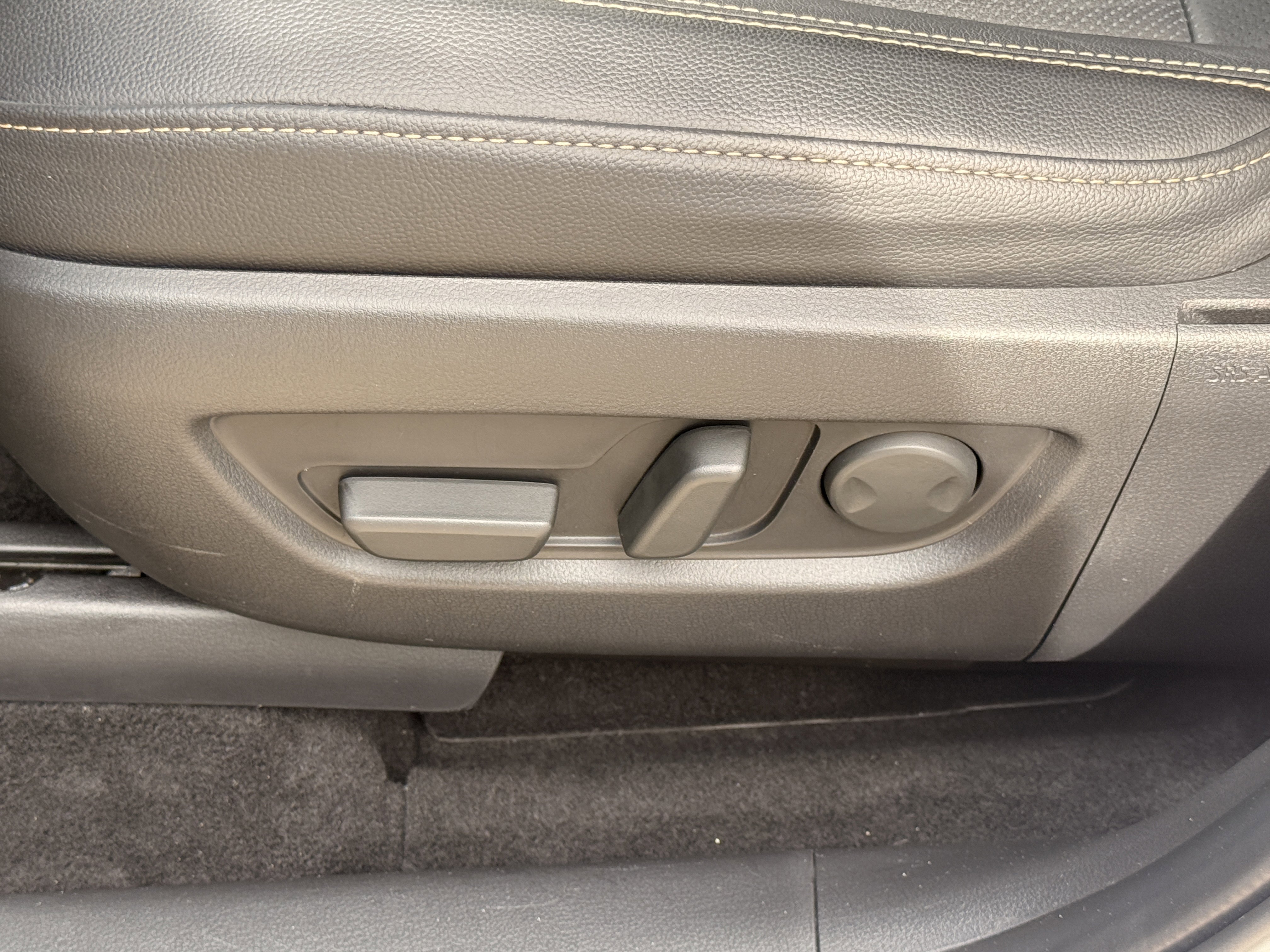 Used 2024 Rhodium White Premium Mazda Premium image 12