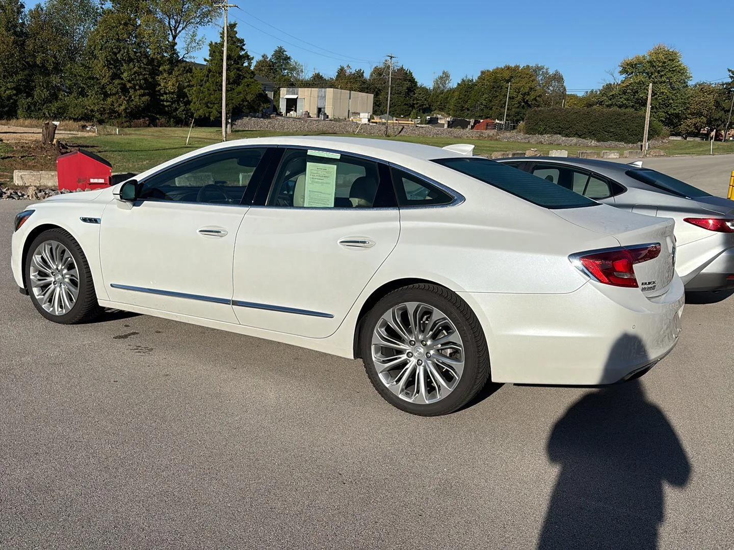 Used 2017 White Frost Tricoat Buick Essence image 3