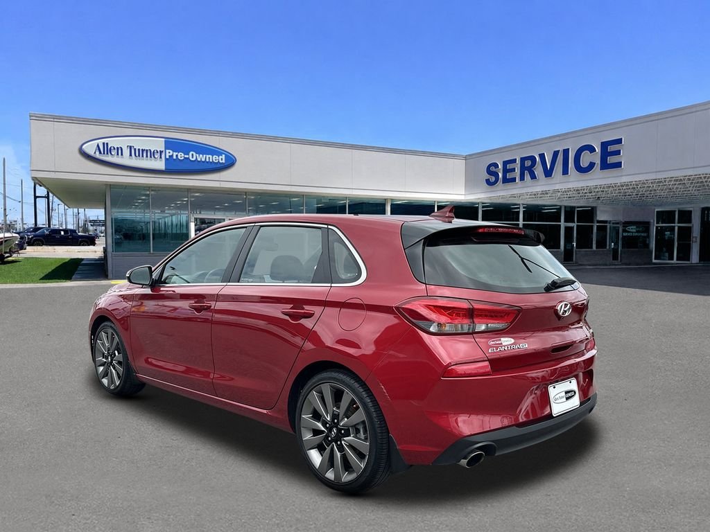Used 2018 Red Hyundai Sport image 5