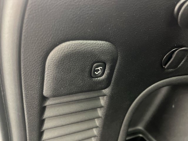 Used 2021 Billet Silver Metallic Clearcoat Jeep Laredo X image 29