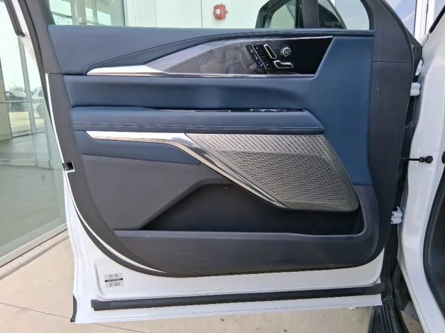2025 Cadillac Escalade IQ Sport 2 - Photo 18