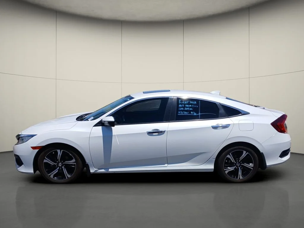 Used 2017 White Orchid Pearl Honda Touring image 4