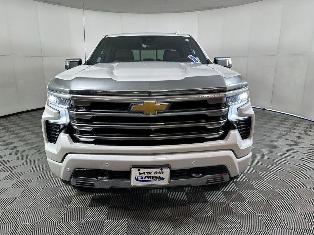 Used 2024 Pearl Chevrolet High Country image 22